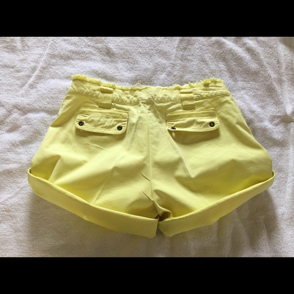 Shorts - Picture 3 of 3